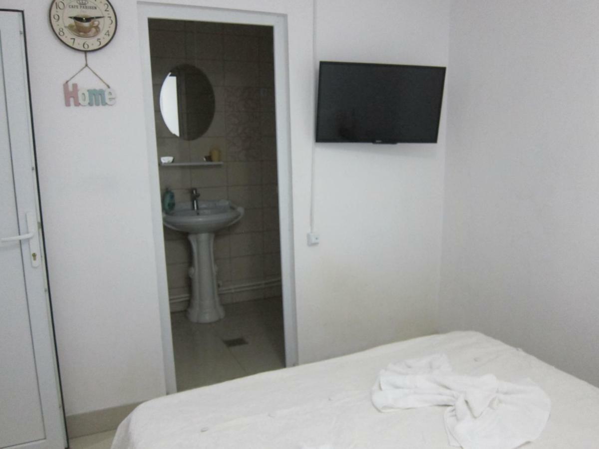 Casa Gherghisan Hotel Costinesti Bagian luar foto